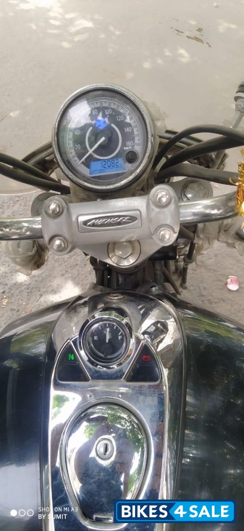 Black Bajaj Avenger Cruise 220