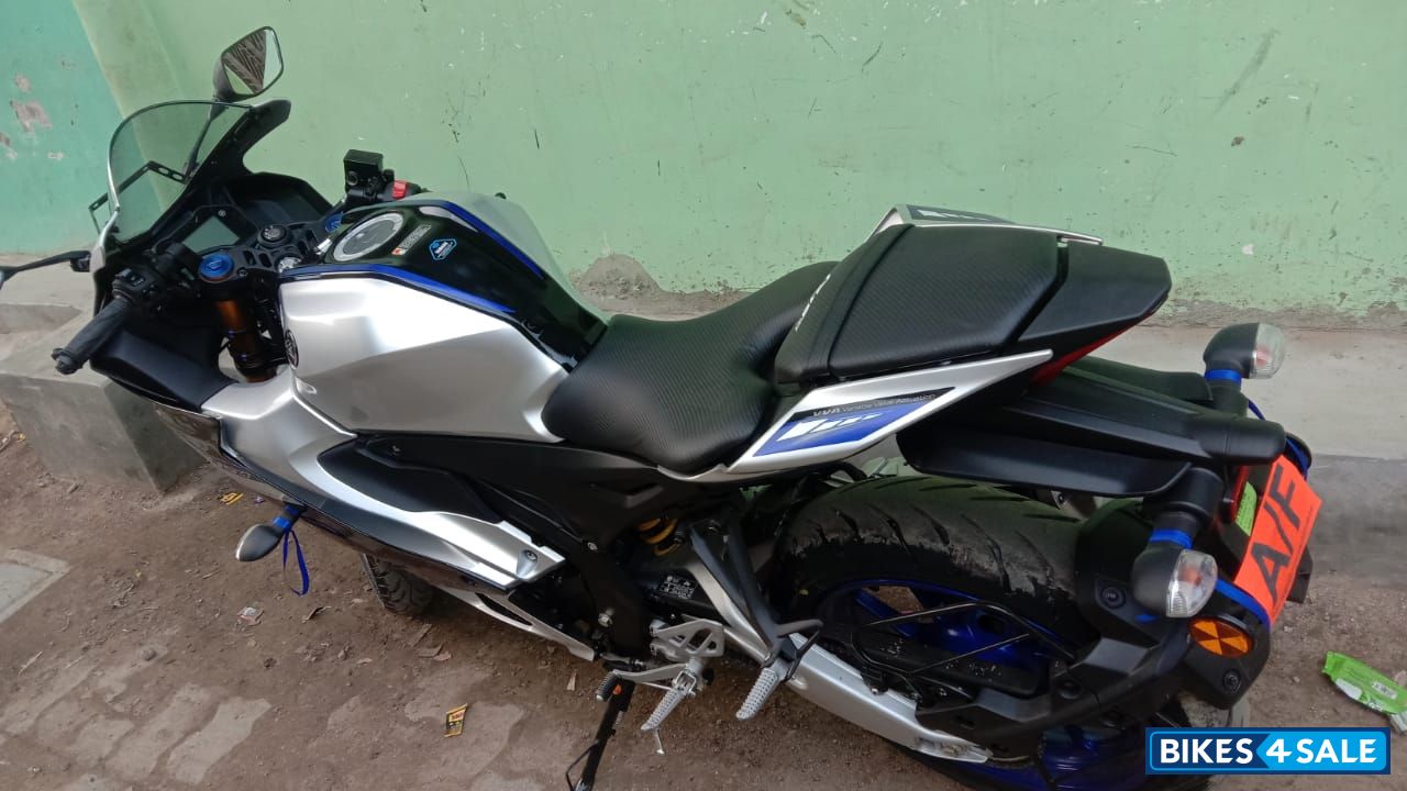 Yamaha R15 V4