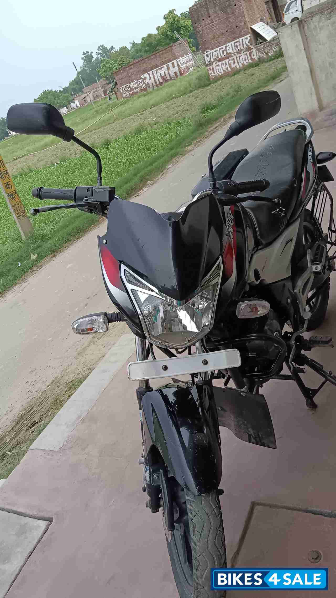Bajaj Discover 125 ST