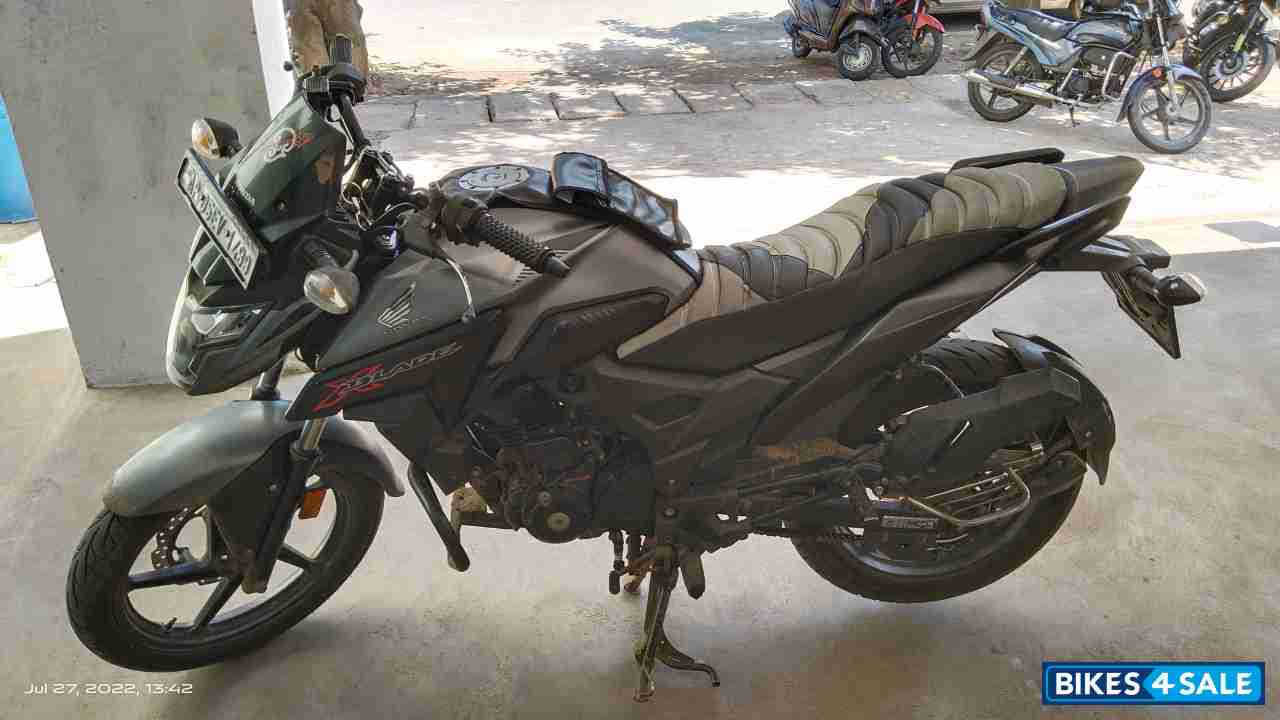 Matt Frozen Silver Honda XBlade