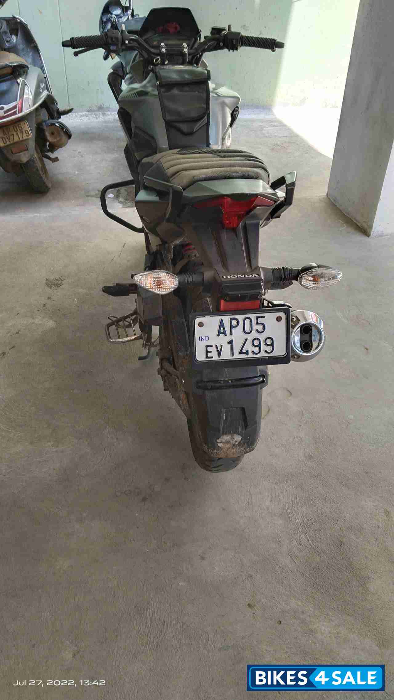 Matt Frozen Silver Honda XBlade