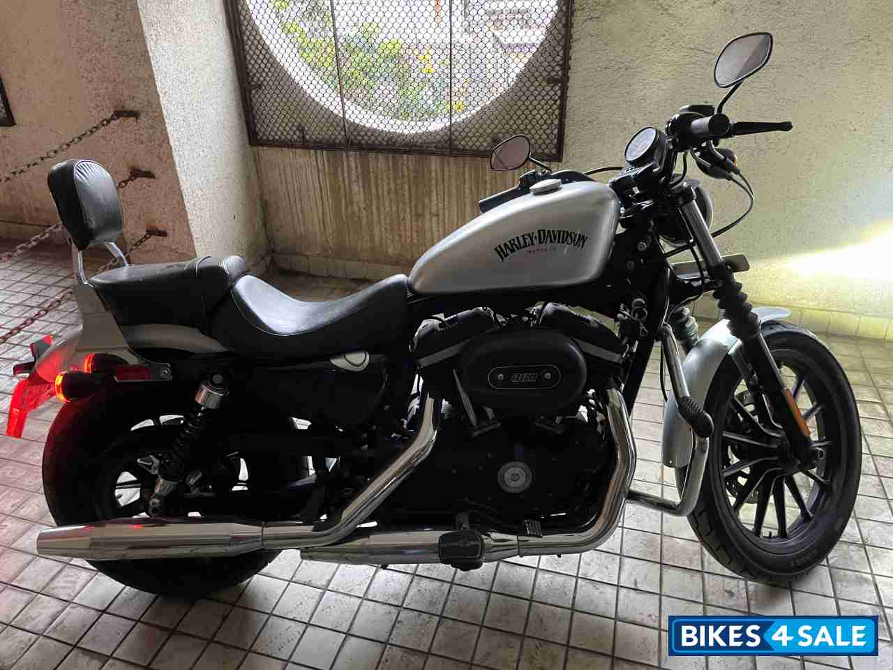 Gray Harley Davidson XL 883L Sportster