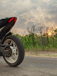 Pearl White Bajaj Pulsar NS 200 BS6