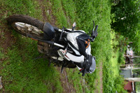 Pearl White Bajaj Pulsar NS 200 BS6