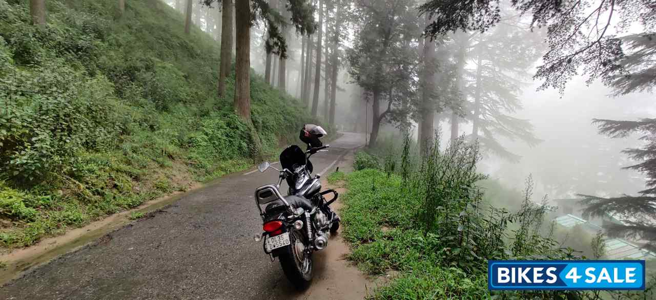Black Bajaj Avenger Cruise 220 BS6