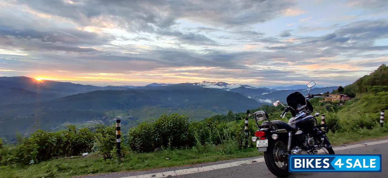 Black Bajaj Avenger Cruise 220 BS6