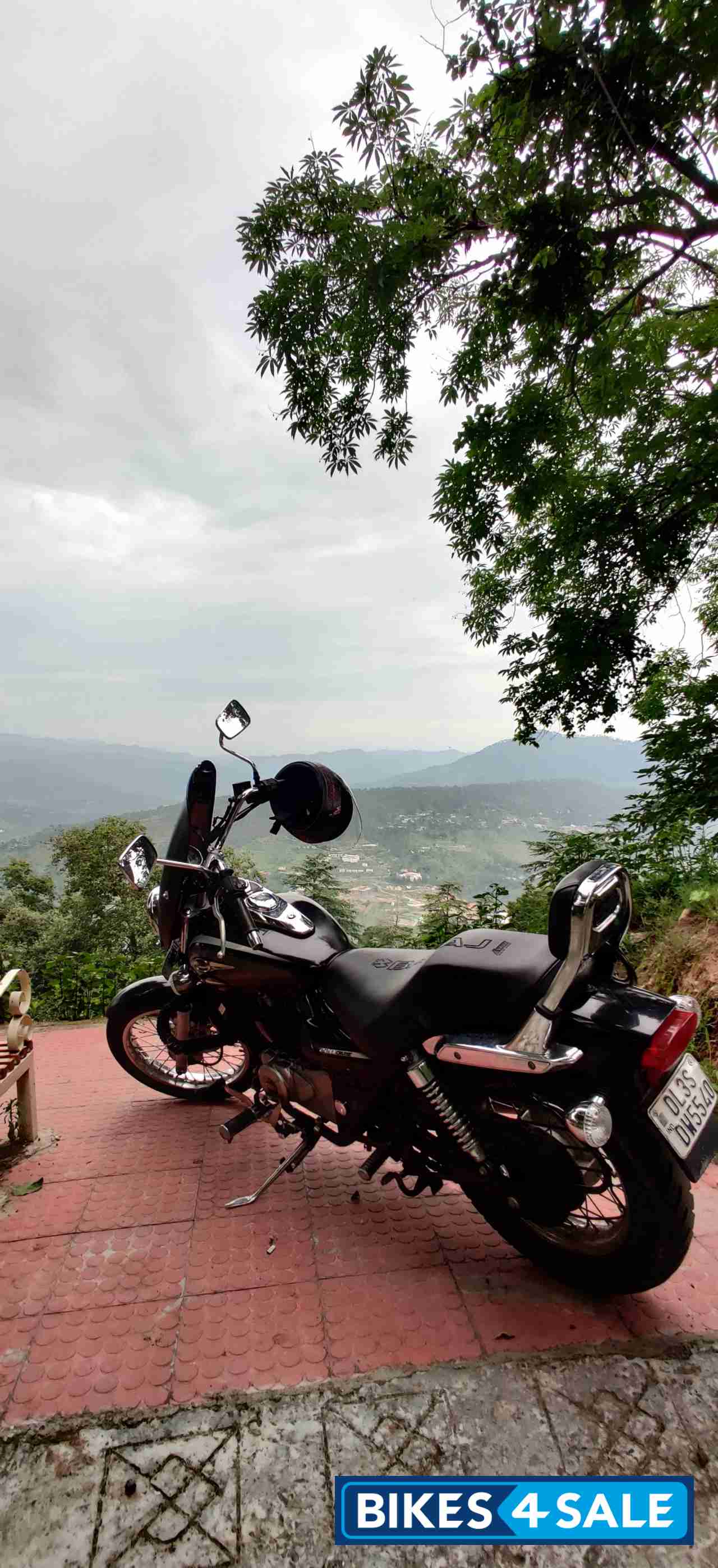 Black Bajaj Avenger Cruise 220 BS6