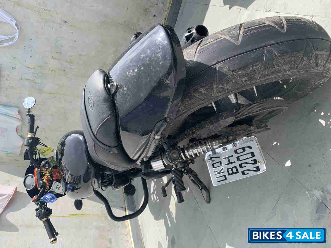 Black Harley Davidson Street 750