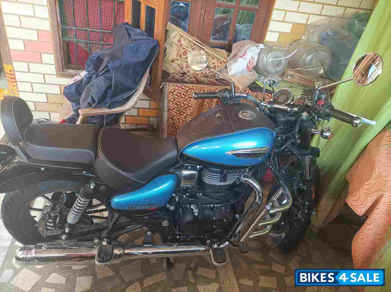 Supernova Blue Royal Enfield Meteor 350 Supernova