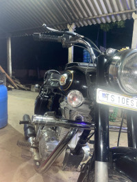 Black Royal Enfield Bullet Standard 350