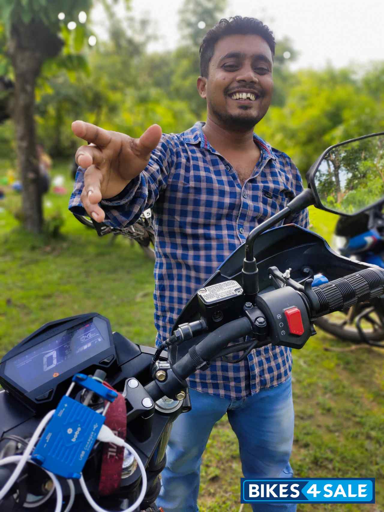 Vibrant Blue Matelic Hero Xtreme 160R