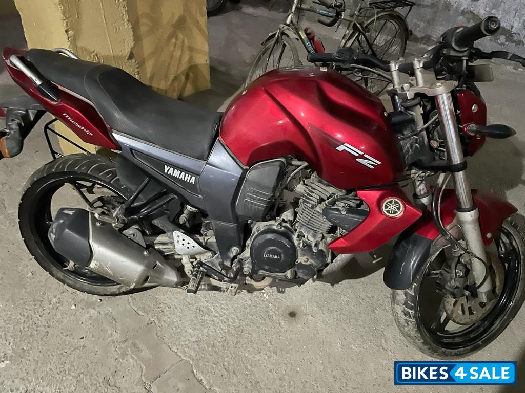 Red Yamaha FZ16