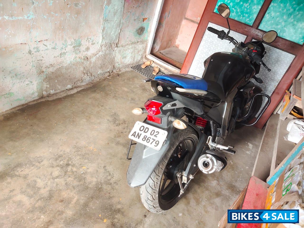 Black Yamaha FZ FI V2