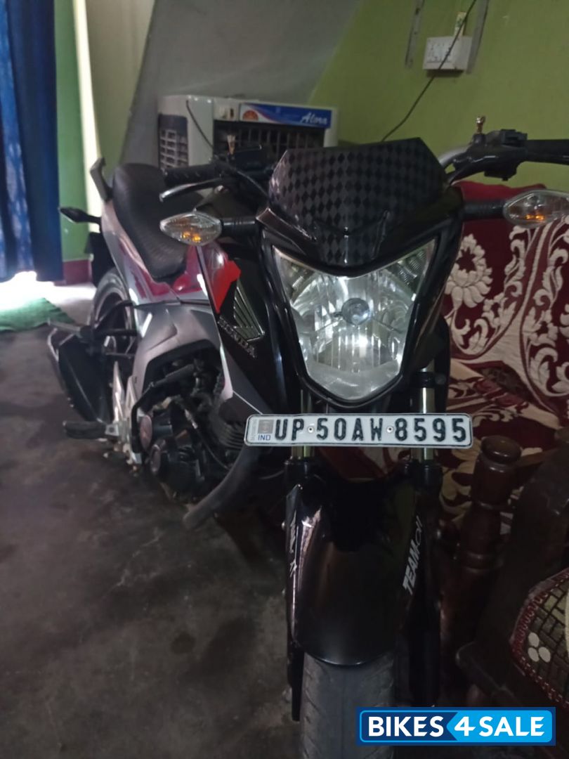 Black Honda CB Hornet 160R ABS