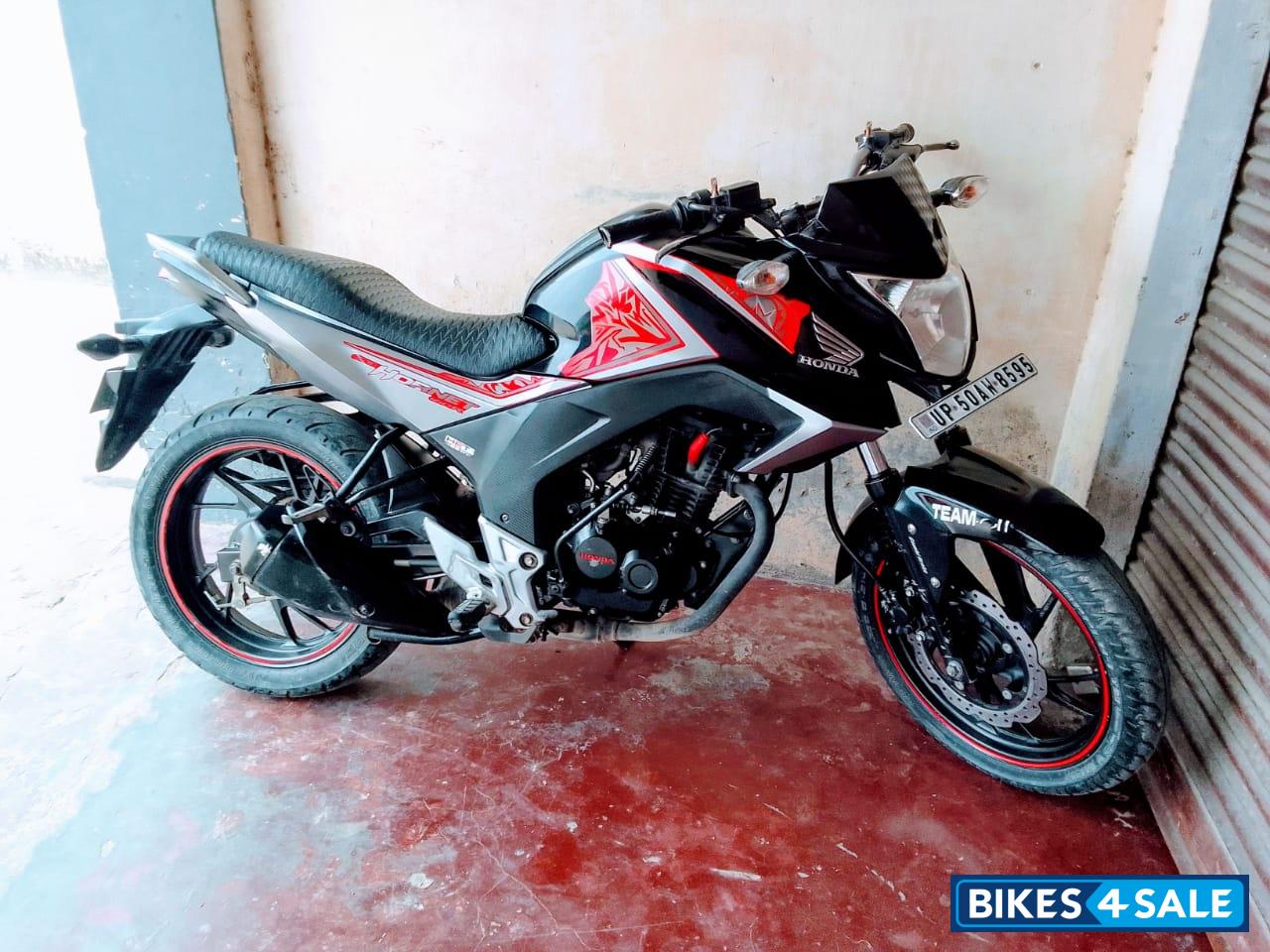 Black Honda CB Hornet 160R ABS