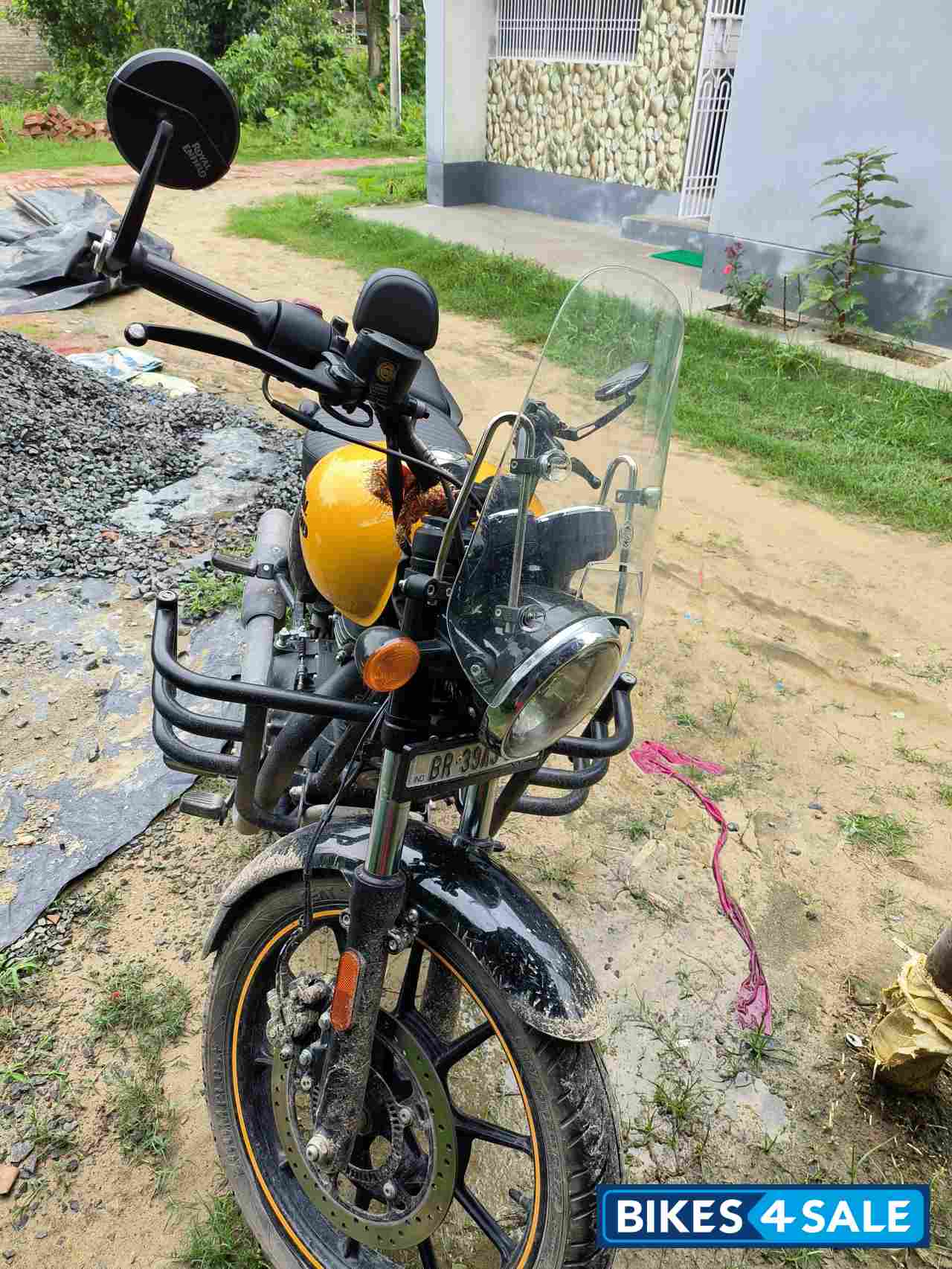 Fireball Yellow Royal Enfield Meteor 350 Fireball