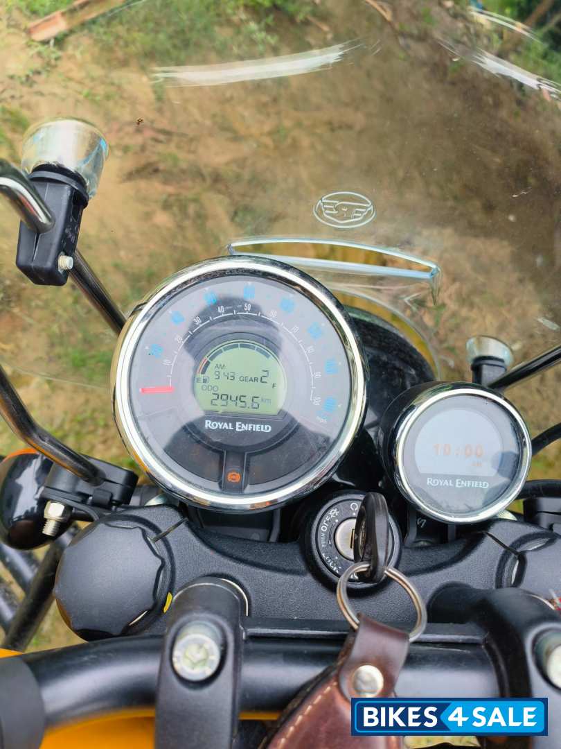 Fireball Yellow Royal Enfield Meteor 350 Fireball