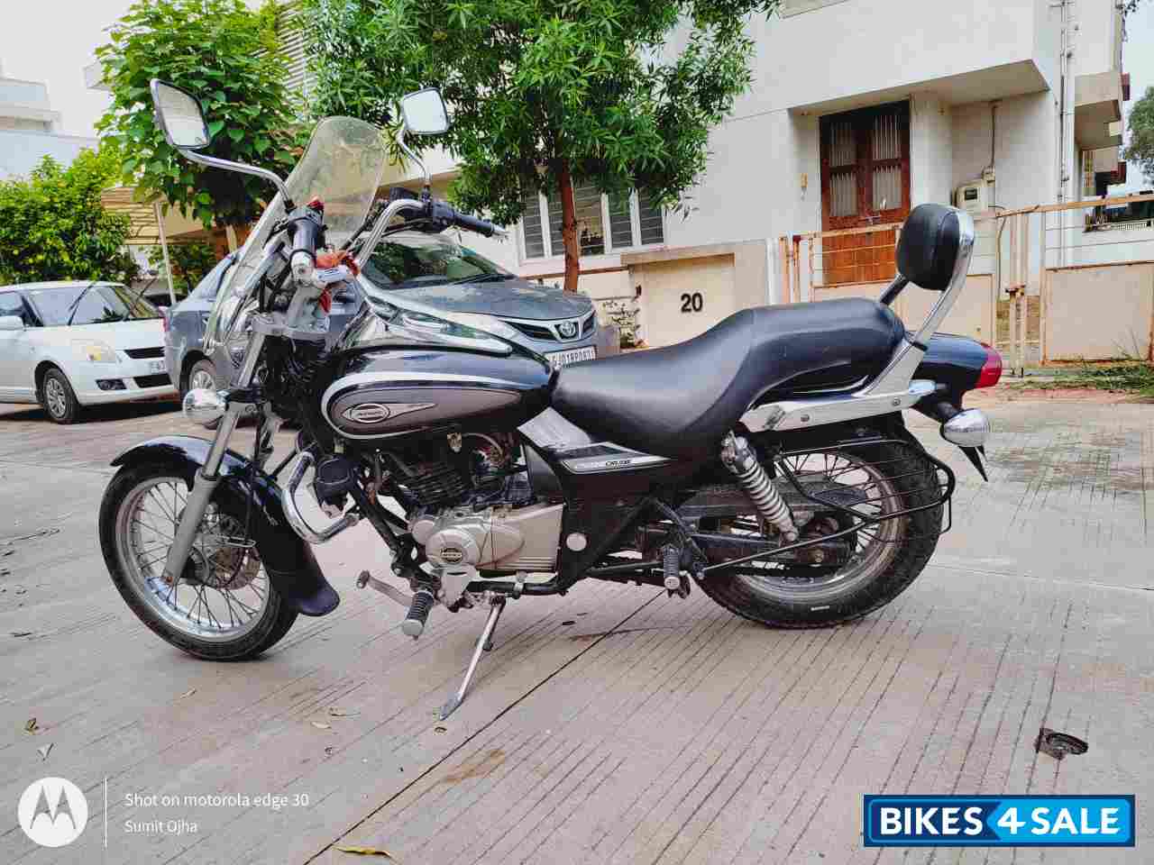 Ebony Black Bajaj Avenger Cruise 220