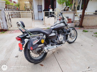 Ebony Black Bajaj Avenger Cruise 220