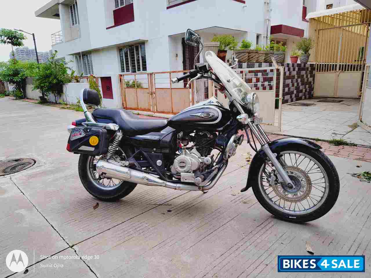 Ebony Black Bajaj Avenger Cruise 220