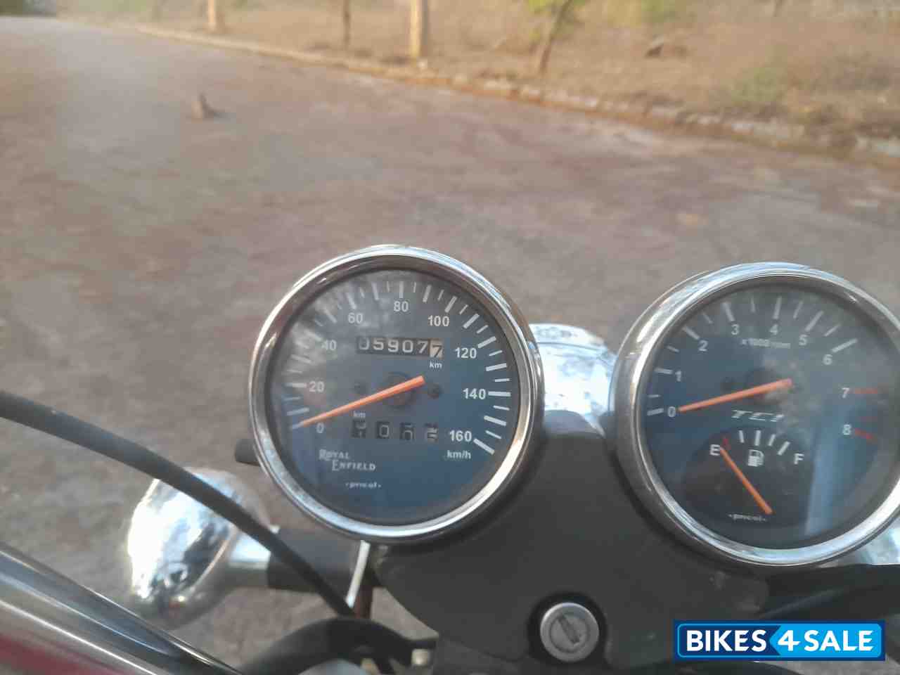 Red Royal Enfield Thunderbird TwinSpark 350