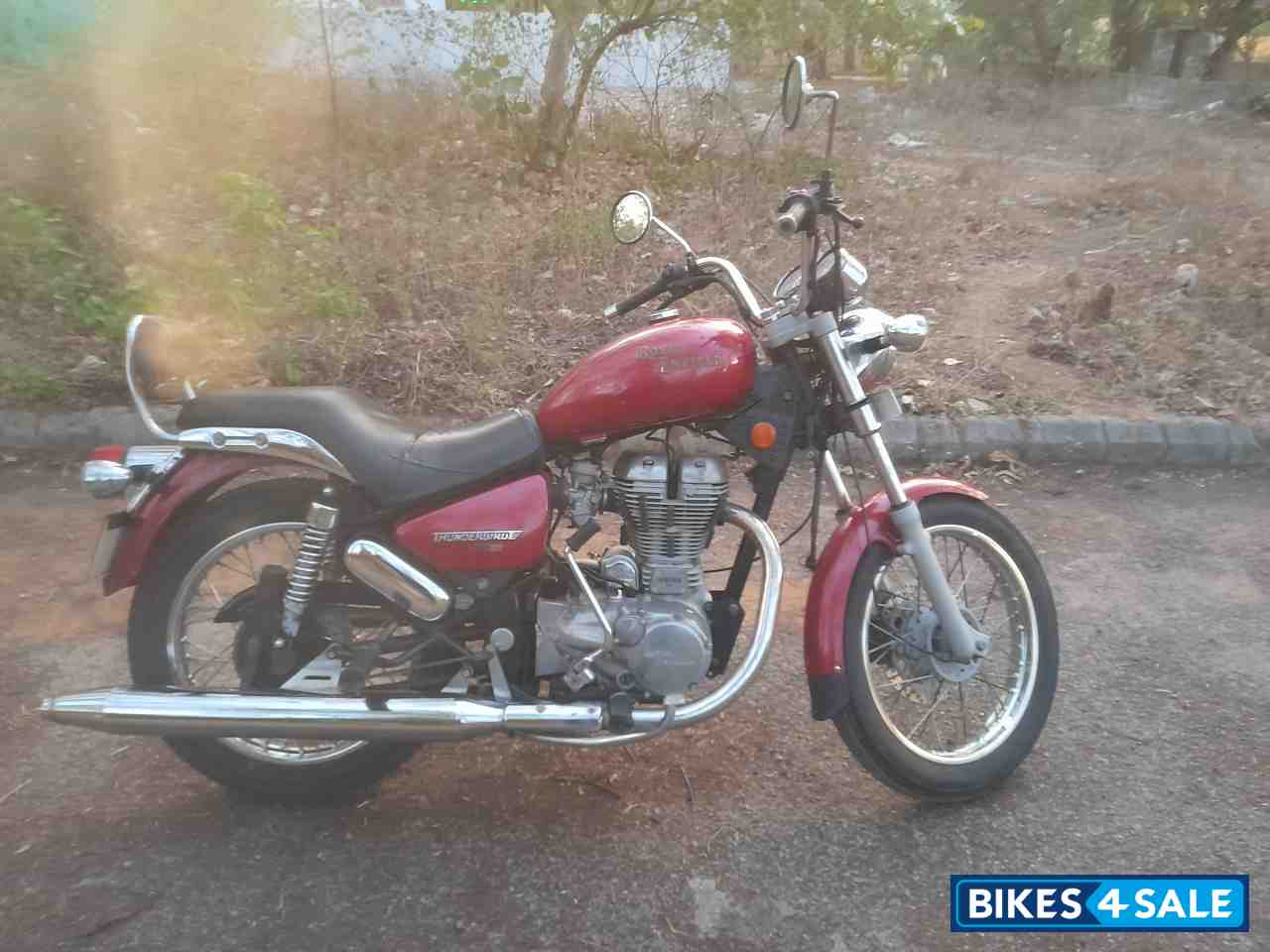 Red Royal Enfield Thunderbird TwinSpark 350