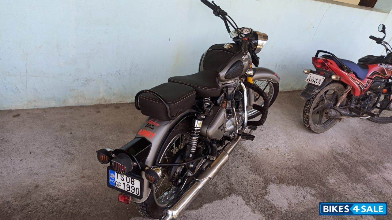 Royal Enfield Classic Gunmetal Grey Royal Enfield Classic Gunmetal Grey