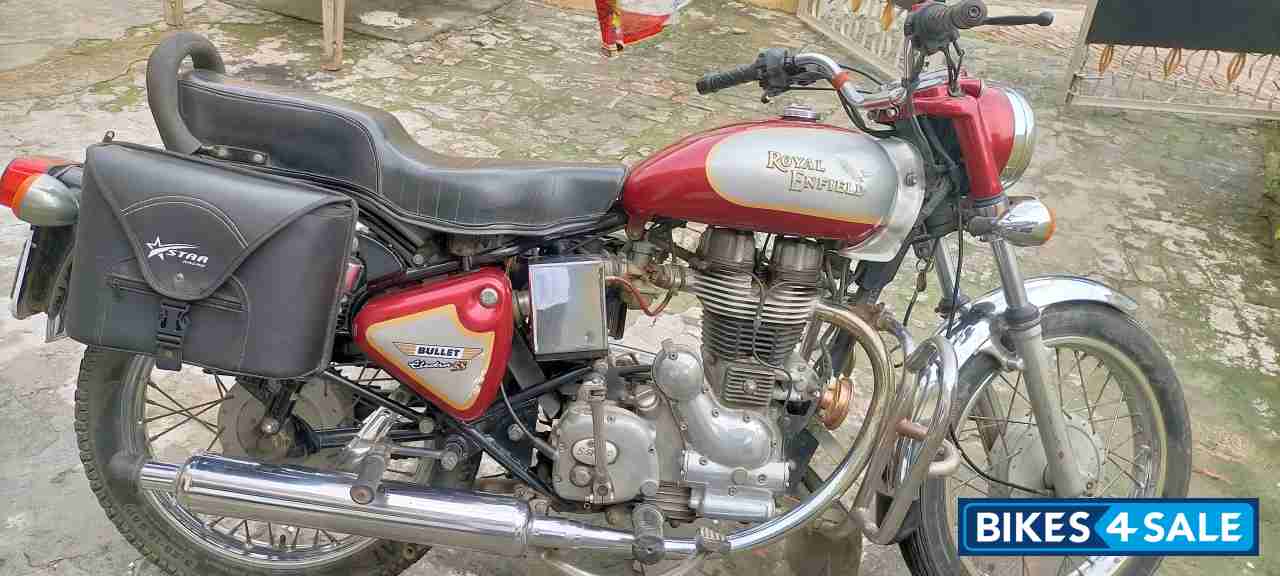 Red And Silver Royal Enfield Bullet Electra 5S