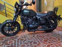 Yezdi Roadster Dark 2022 Model