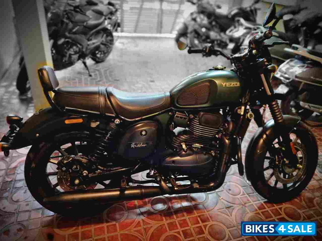 Hunter Green Yezdi Roadster Dark