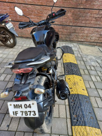 Black Yamaha FZ25