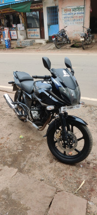 Black Bajaj Pulsar 220F