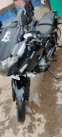 Black Bajaj Pulsar 220F