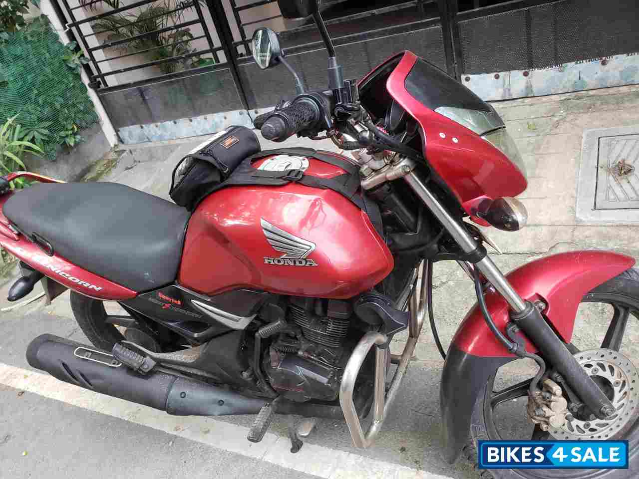 Red Honda CB Unicorn Red Honda CB Unicorn