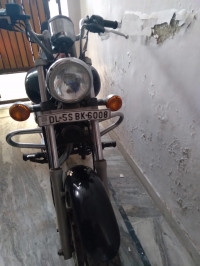Black Bajaj Avenger 220 DTS-i