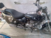 Black Bajaj Avenger 220 DTS-i