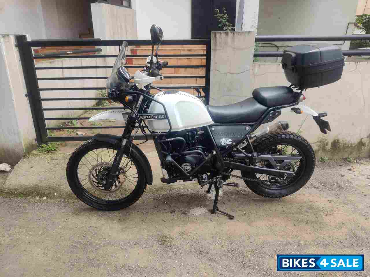 White Royal Enfield Himalayan