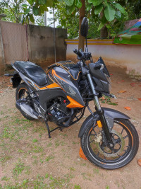 Orange Honda CB Hornet 160R ABS