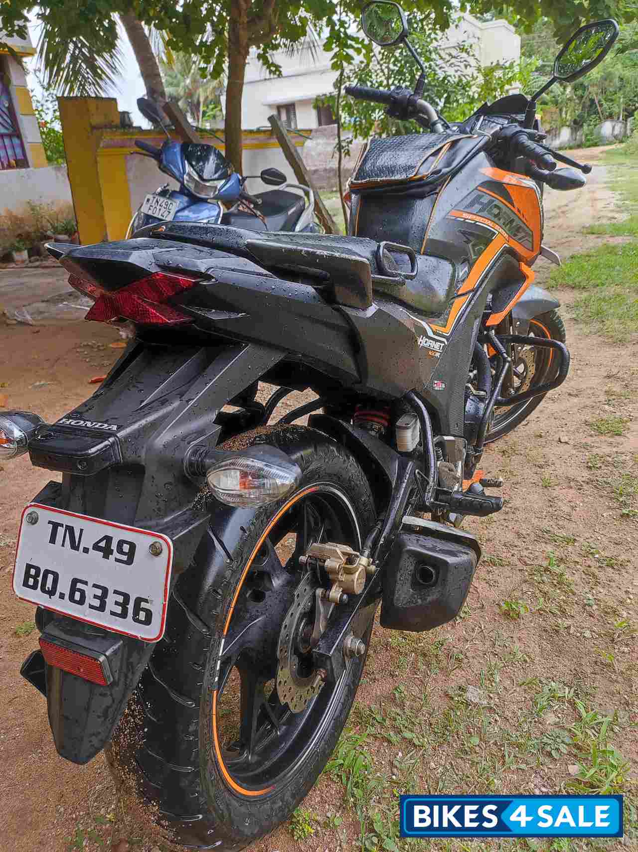 Orange Honda CB Hornet 160R ABS