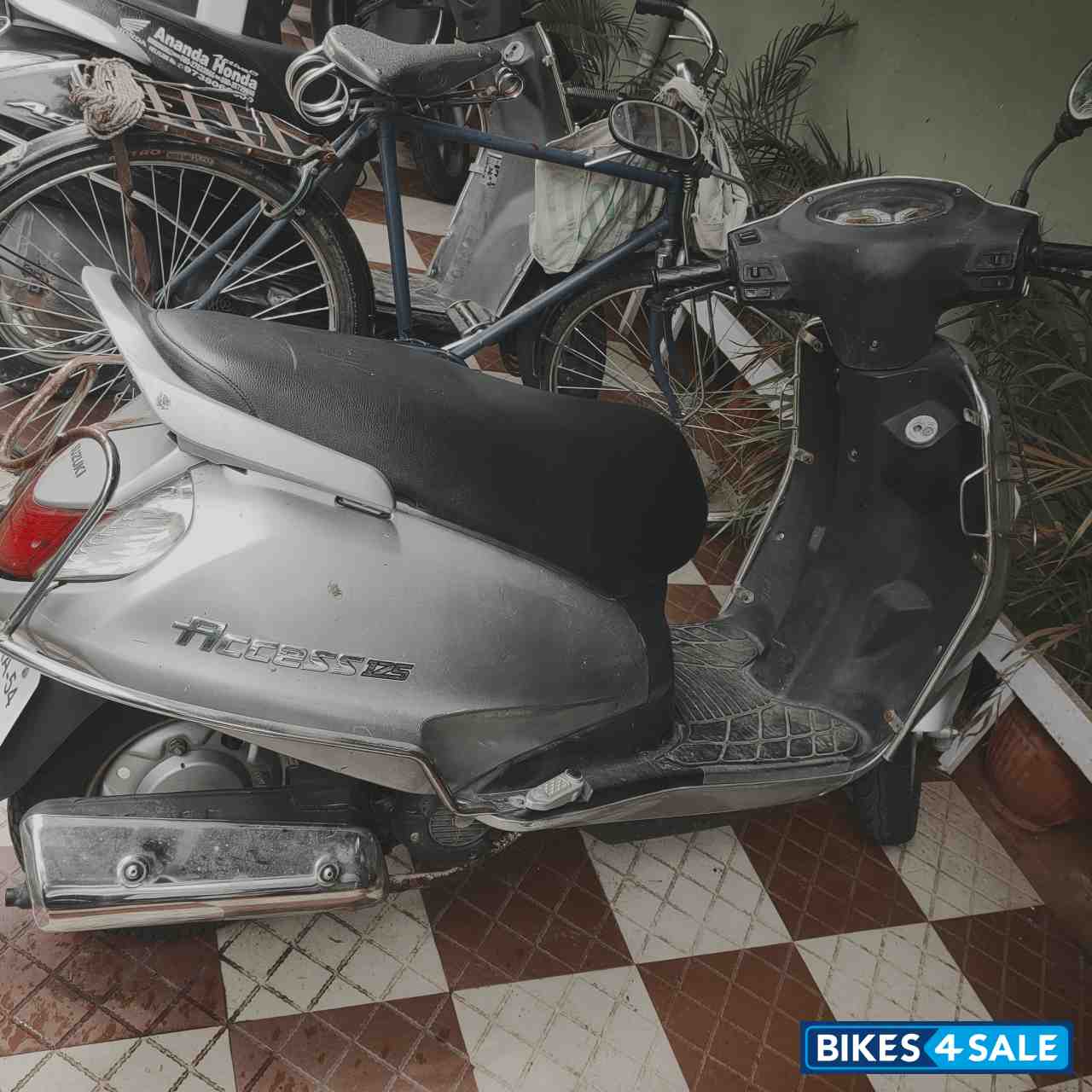 Silver Suzuki Access 125