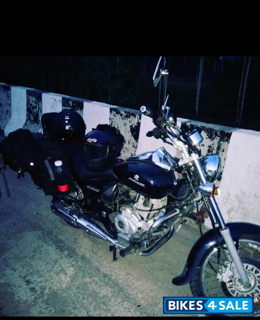 Bajaj Avenger 220 DTS-i