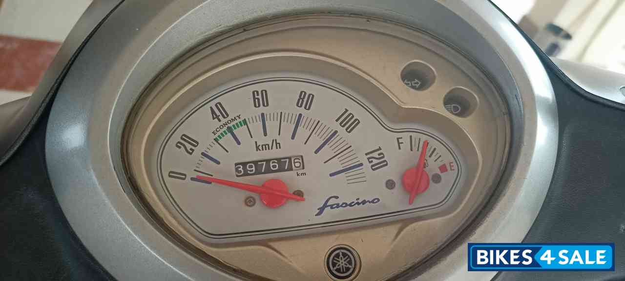 White Yamaha Fascino