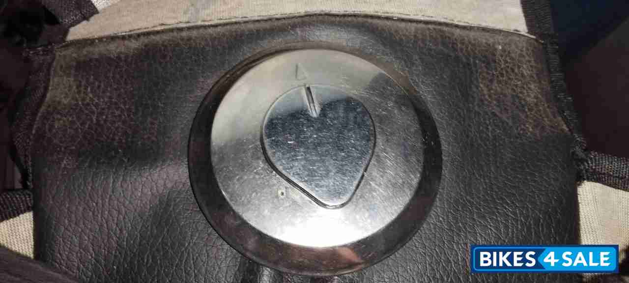 Blue And Black Honda  CD-DELUXE BSII