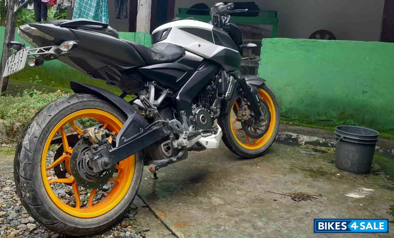 White Black Bajaj Pulsar 200 NS ABS