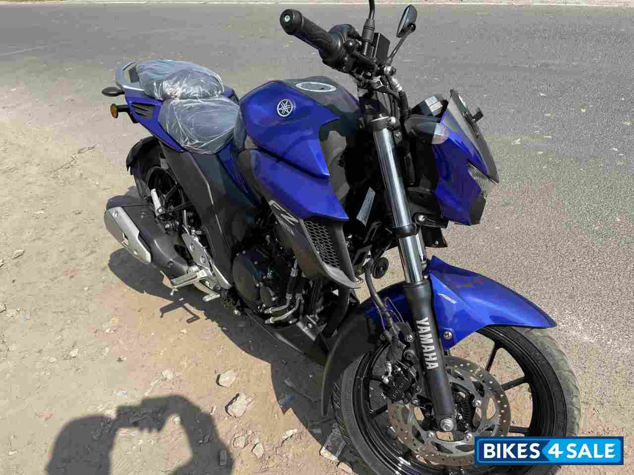 Blue Yamaha FZ 25 BS6