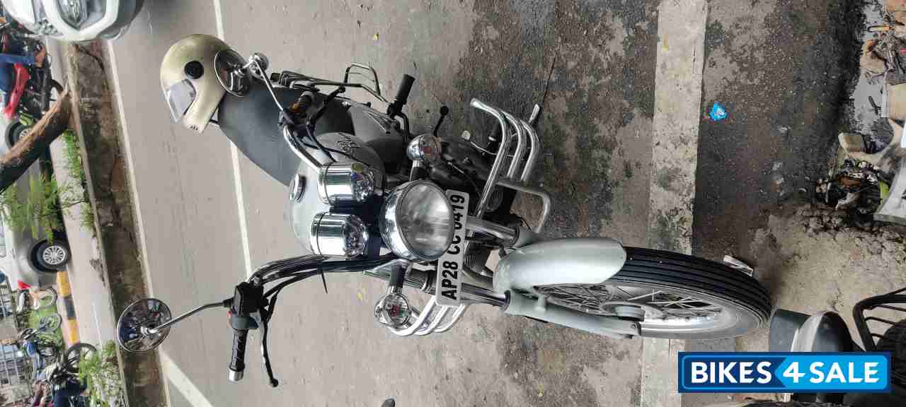 Silver Royal Enfield Thunderbird TwinSpark 350