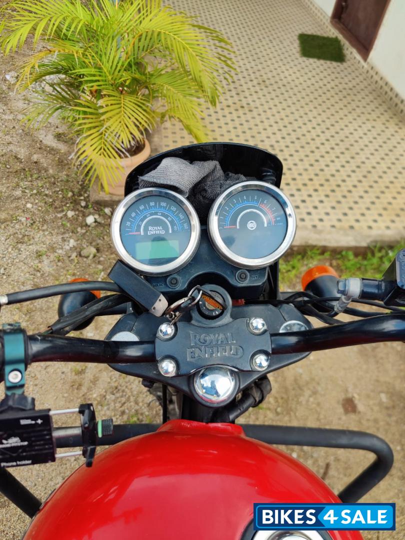 Roving Red Royal Enfield Thunderbird X 350