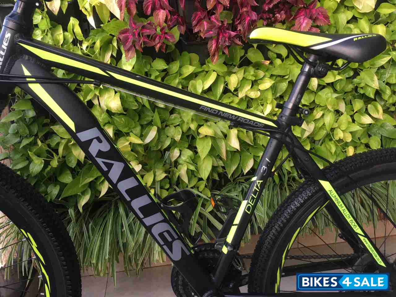 Bicycle Rallies Delta 3.1, Black/Green, 21spd Shimano geared, Size: 26 Bicycle Rallies Delta 3.1, Black/Green, 21spd Shimano geared, Size: 26