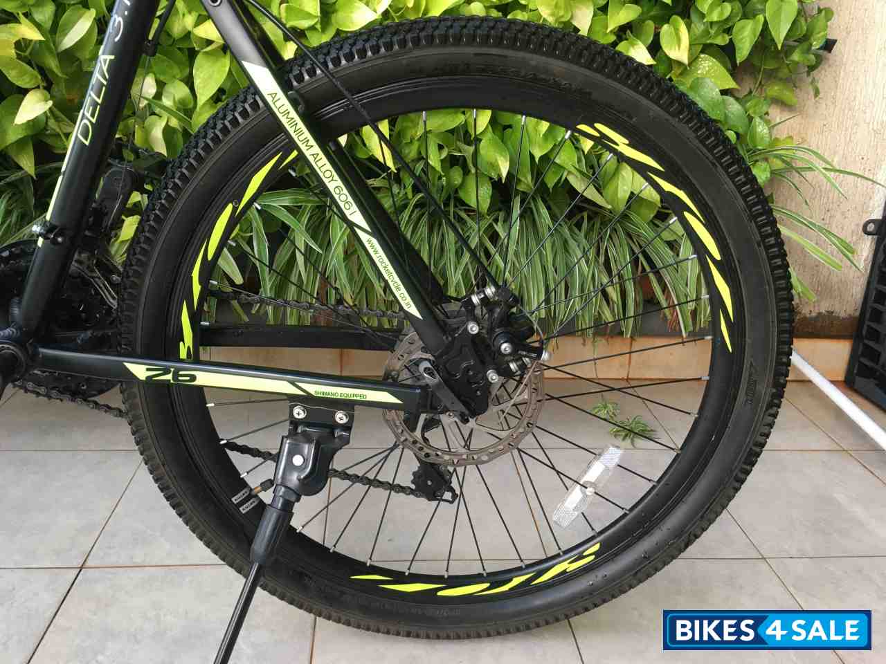 Bicycle Rallies Delta 3.1, Black/Green, 21spd Shimano geared, Size: 26 Bicycle Rallies Delta 3.1, Black/Green, 21spd Shimano geared, Size: 26