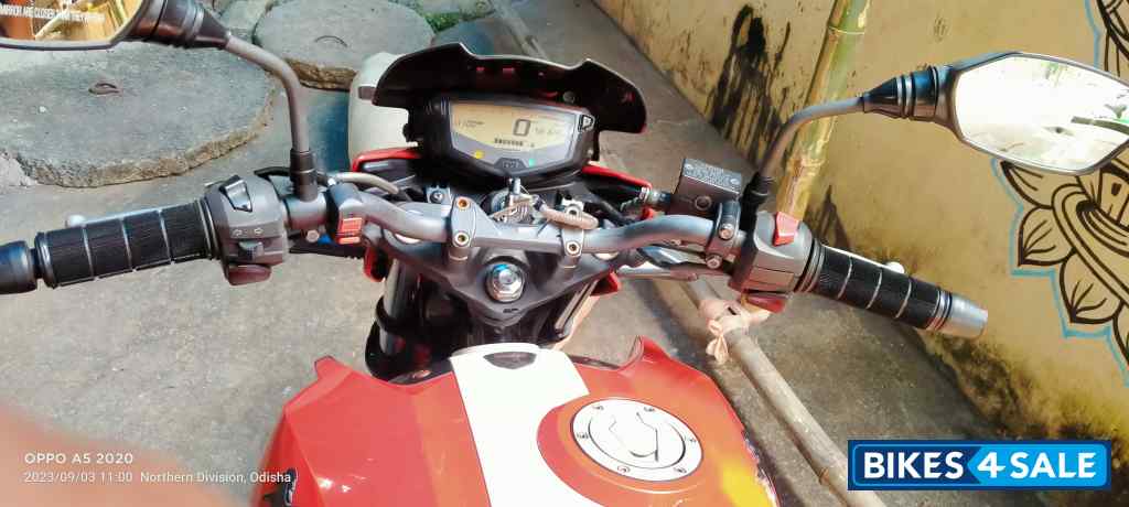Red TVS Apache RTR 160 4V